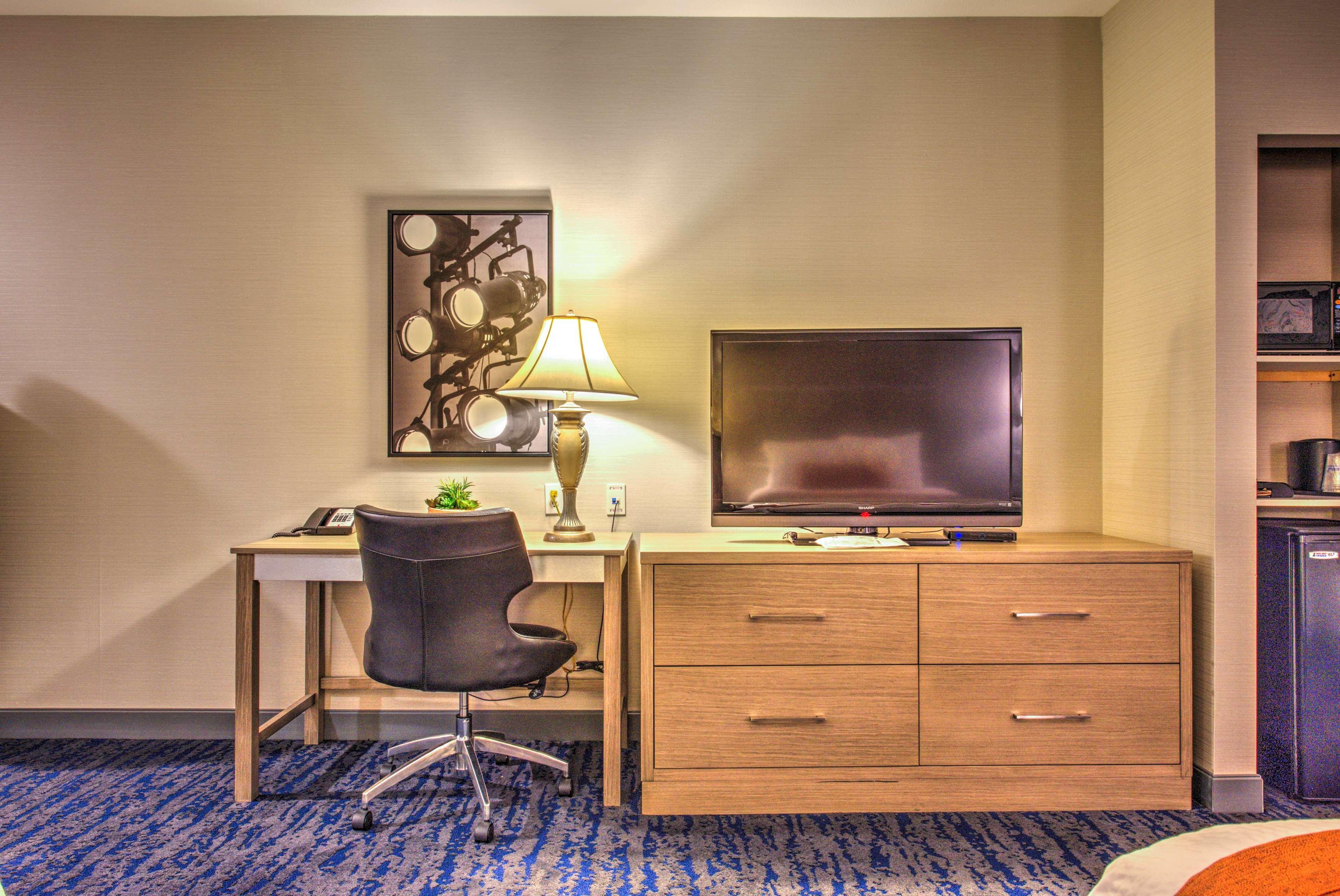 Best Western Plus Media Center Inn & Suites Burbank Eksteriør bilde